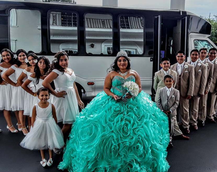Limosuines service Elgin Il Quinceanera