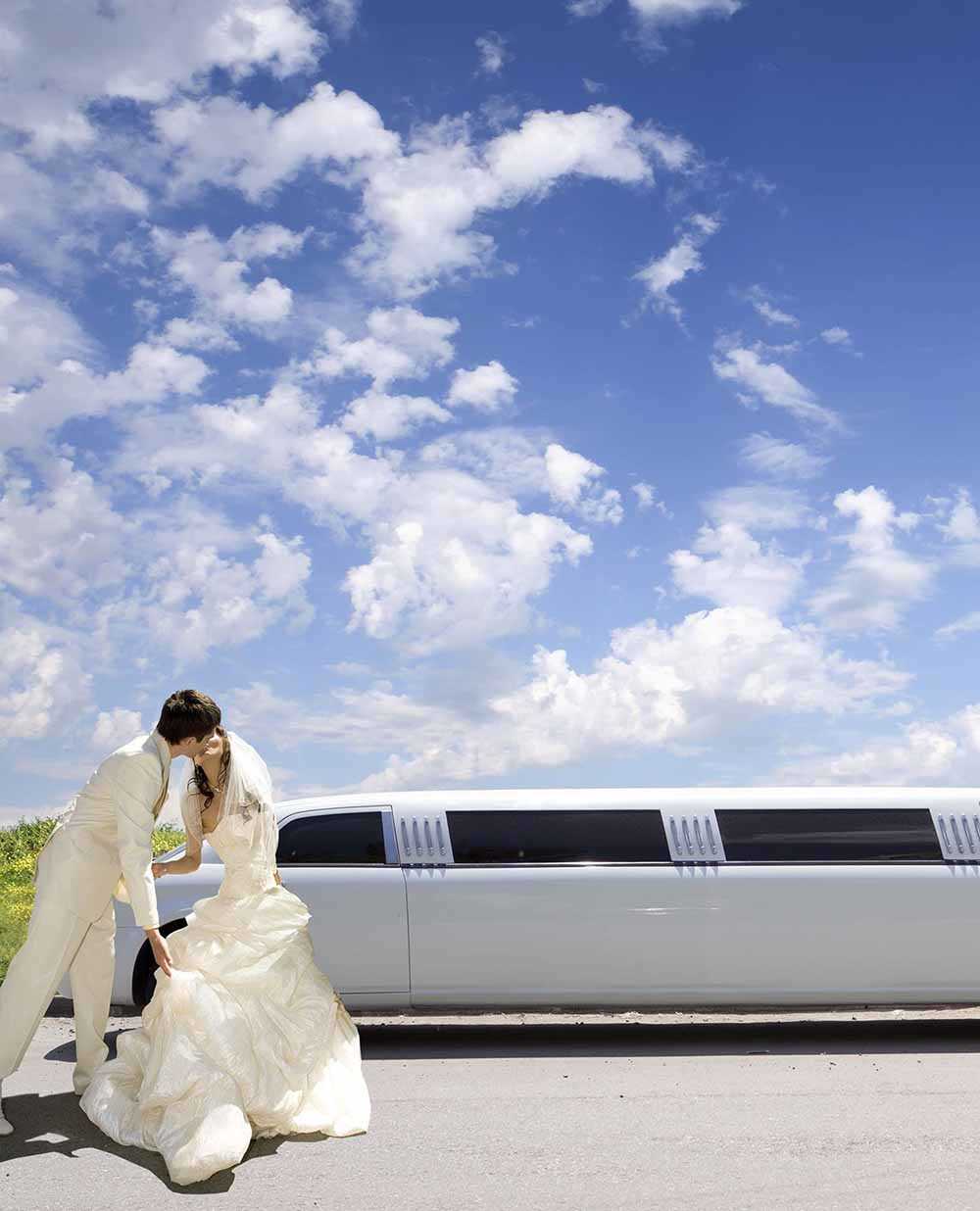 Wedding Limousine service Elgin Illinois